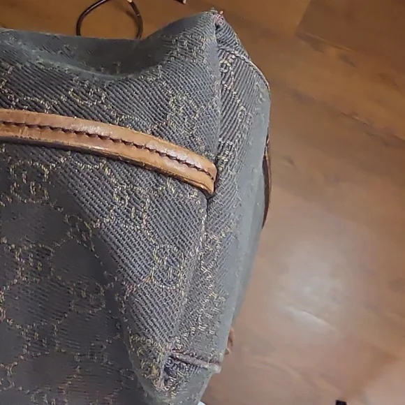 Gucci Brown Shoulder Bag with Gold Chain - Picture 6 of 13